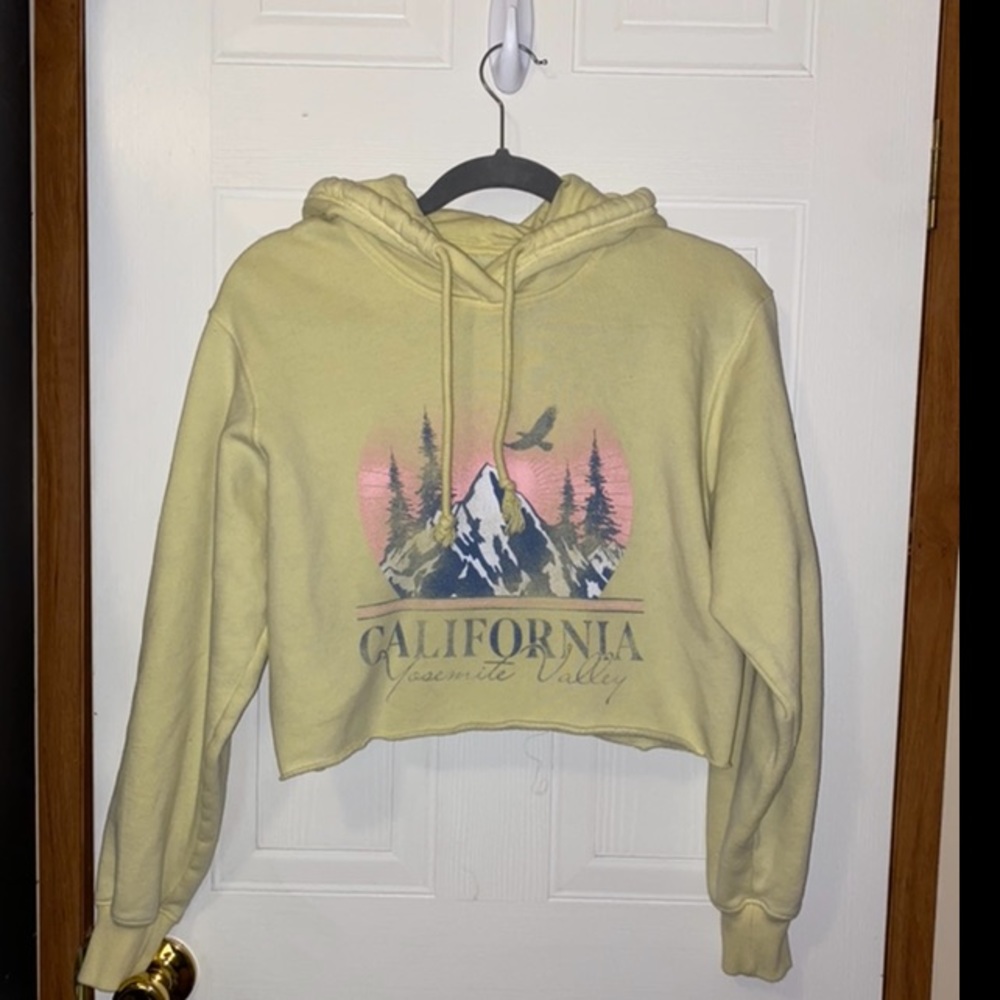 Hollister SZ XS light Yellow Crop Hoodie